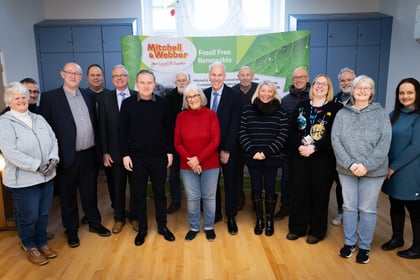 Cornish MP visits renewable fuel trial village