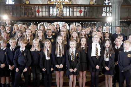 Primary school pupils starring in Christmas song