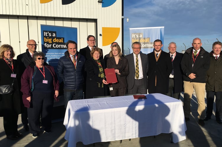 ornwall Council leader Linda Taylor, Cornwall Council Cabinet members, MP Steve Double and Levelling Up Minister Dehanna Davison at the signing of the  deal