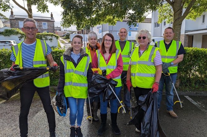 Volunteers in the Green & Clean of Camborne Group