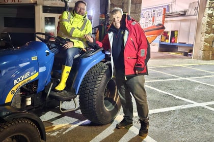 Newquay shore crew volunteer qualifies as RNLI tractor driver