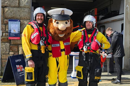 People invited to go the extra mile for Newquay RNLI