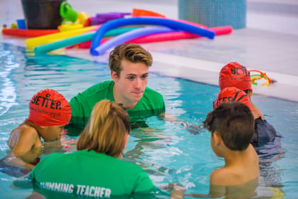 Free advice for young swimmers on personal survival in the water
