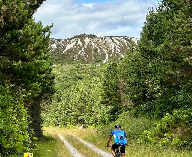 Bike enthusiasts raise money in Cornish Alps cycle challenge 