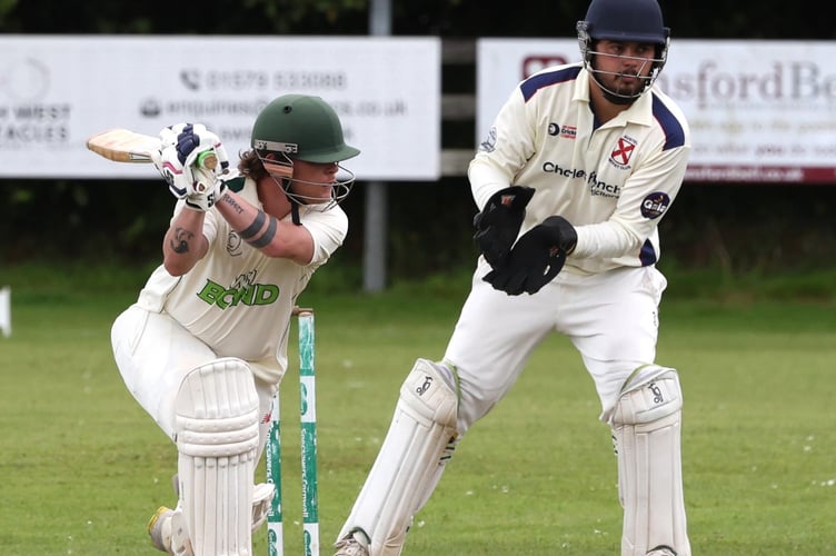 Liam Lindsay v St Austell.