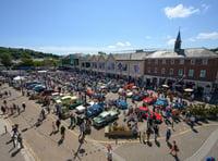 Classic car show enjoys packed crowds in baking sunshine