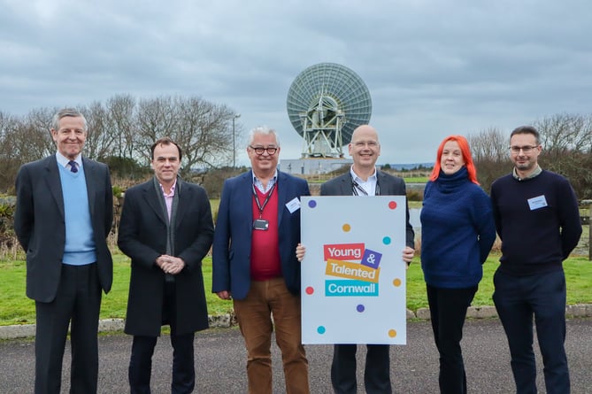 Colonel Sir Edward Bolitho (Lord Lieutenant, Cornwall), Martin Siegert (sponsor, Exeter University), Mike King (sponsor, Cornish Lithium), Ian Jones (Award Curator), Amanda Pennington (Green Party) and Matt Greeves (sponsor, Wildanet)