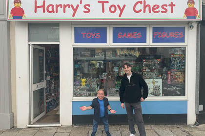 Warwick to re-open toy shop