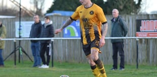 Ten-man Torpoint hold on for precious point