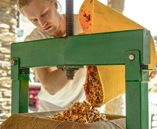 Invite to 'squeeze the day' by turning apples into liquid gold