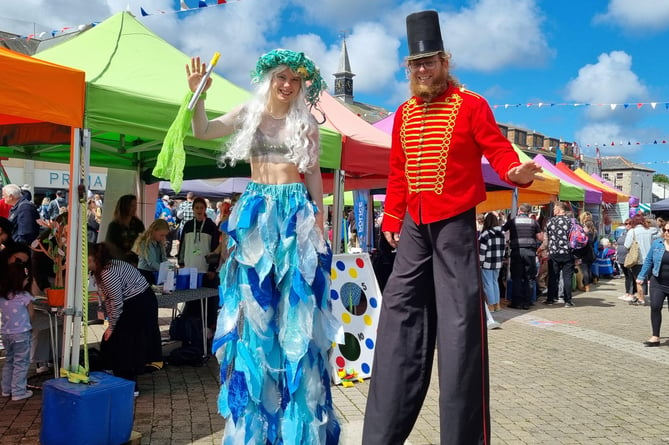 Circo Kernow performers in Truro