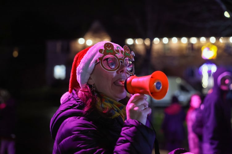 Debbie Sims from Treneere Team Spirit starts the countdown. Treneere Christmas Lights are switched on on the evening of Sunday 15 December. Photo by Penzance Council.