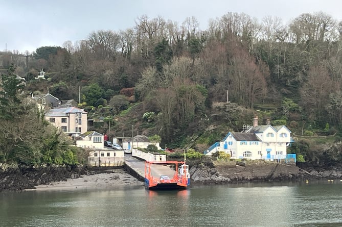 Bodinnick ferry and house on the River Fowey