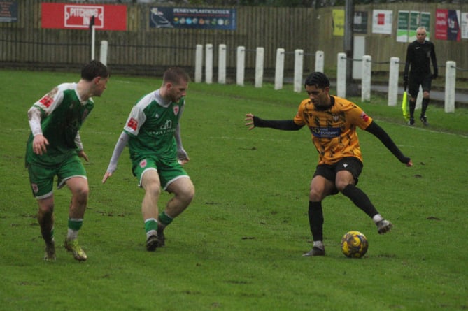 Luke Barner v Didcot Town.