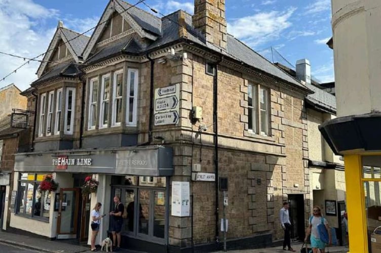 The Hain Line pub in St Ives.