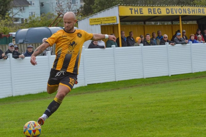 Ryan Richards, Torpoint Athletic.