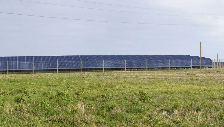 How part of the solar farm at Gwinear could look (Pic: LDA Design / Speedwell Solar Farm Ltd)