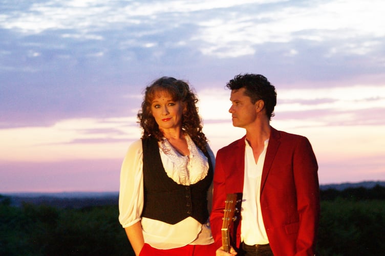 Kathryn Roberts & Sean Lakeman.